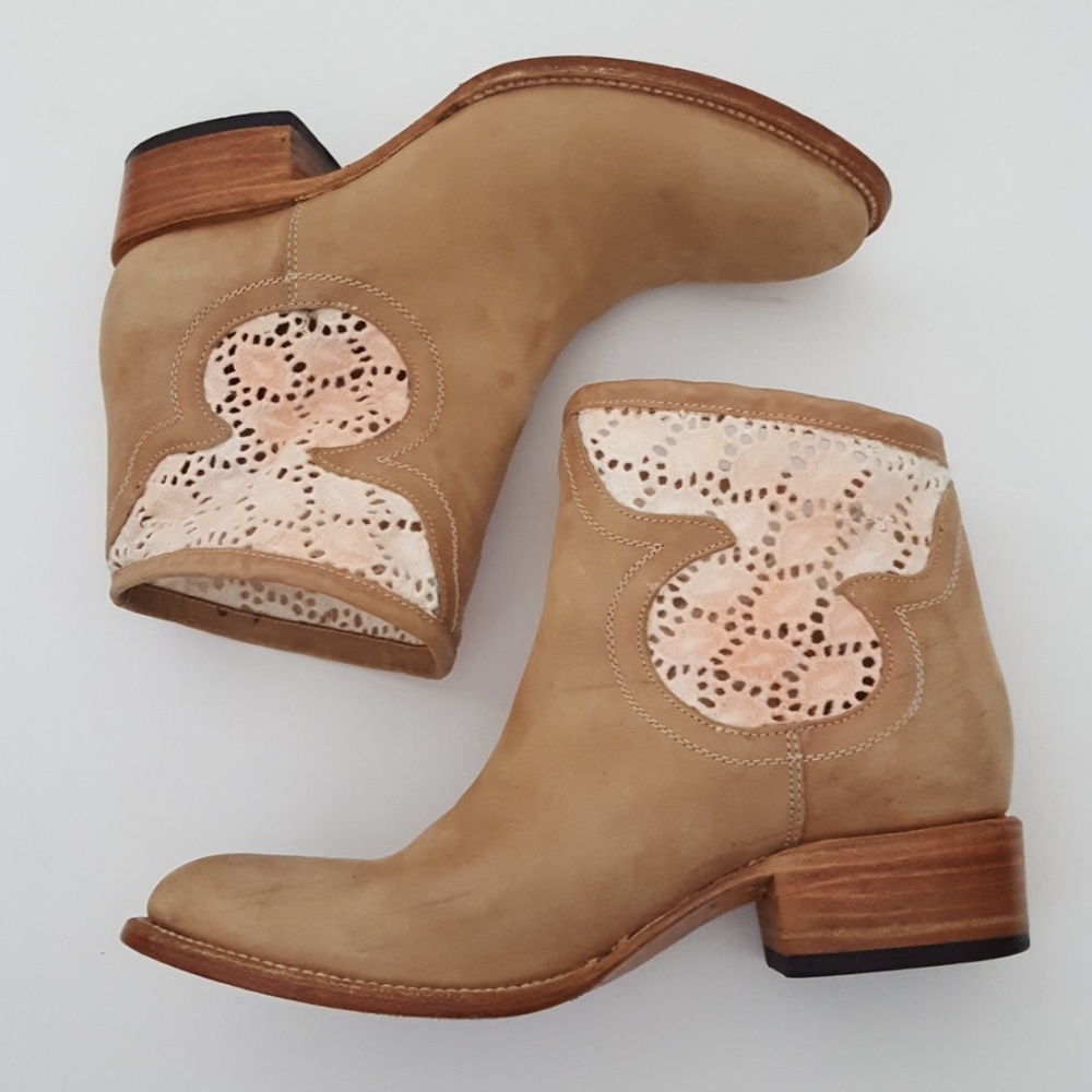 🛑SOLD🛑Freebird by Steven Leather Lace Boot - Picture 4 of 8